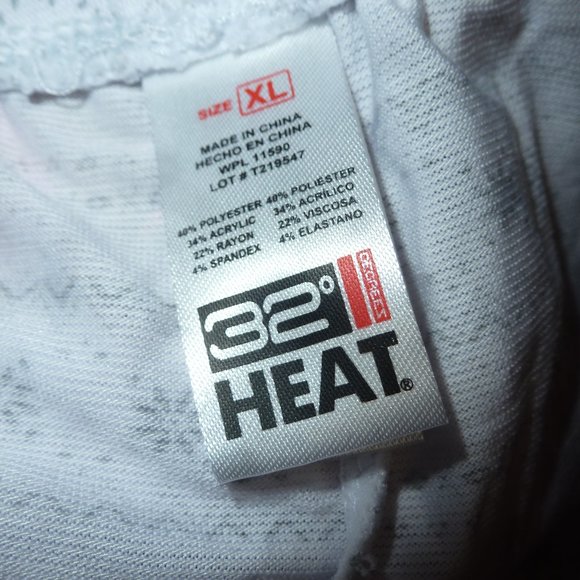 32 DEGREES Teen's Heat Base Layer Set White Snowflake Pijama Sz XL( kids) - Picture 4 of 8